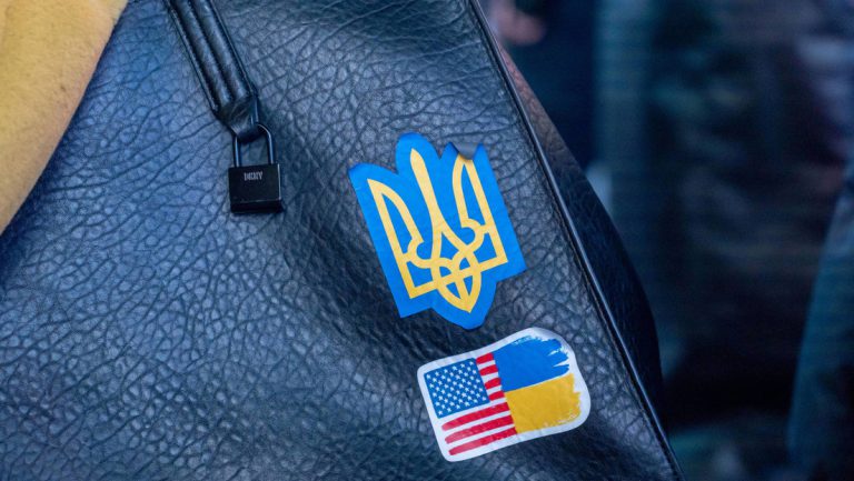 Mehrheit der US-Bürger lehnt Ukraine-Unterstützung ab — RT DE