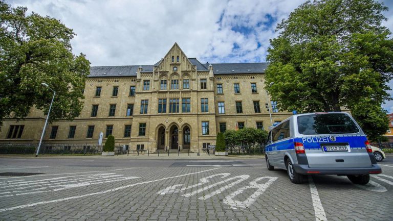 Staatsanwaltschaft fordert drei Jahre Haft für Weimarer Familienrichter — RT DE