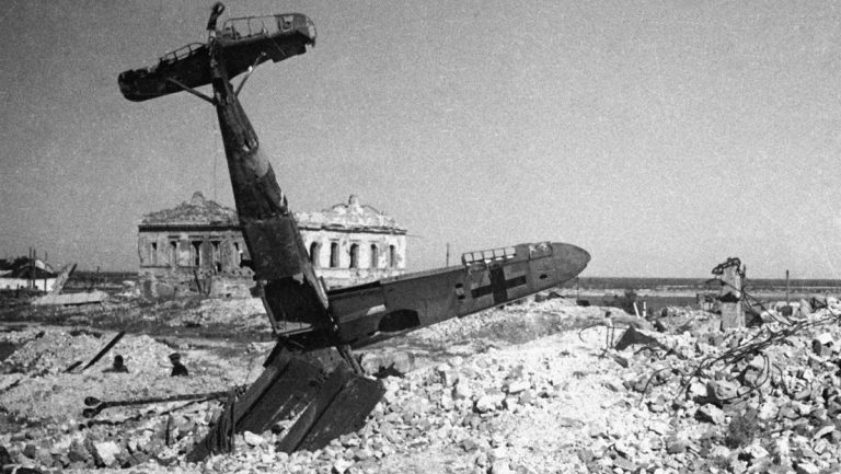 Es brannten sogar Steine – Stalingrad erlebte den wohl schlimmsten Bombenangriff des Krieges — RT DE