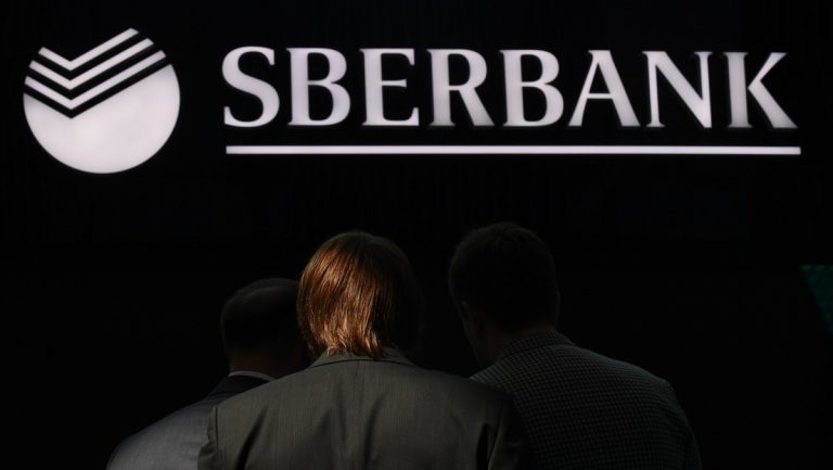 Inkassobüro von Sberbank verkauft Schulden in einem unfreundlichen Land — RT DE