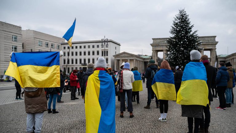Ukrainer im Ausland sind keine Flüchtlinge — RT DE