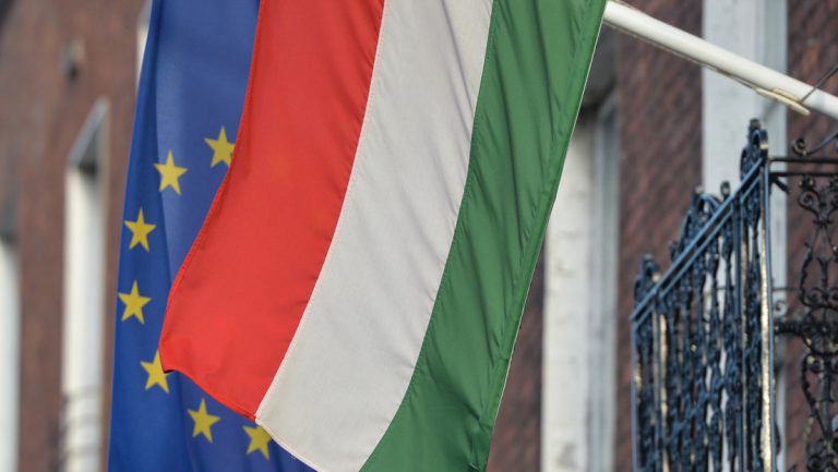 EU-Kommission gibt 13 Milliarden Euro für Ungarn zur Unterstützung der Ukraine frei — RT DE