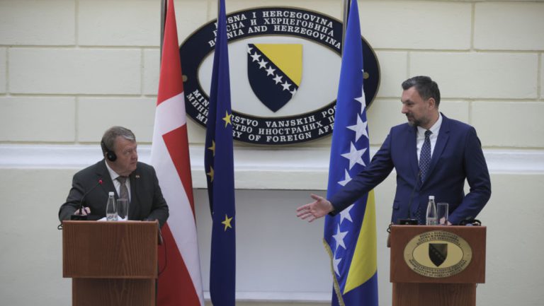 Warum Bosnien und Herzegowina keine Visumpflicht für Bürger Russlands einführt — RT DE