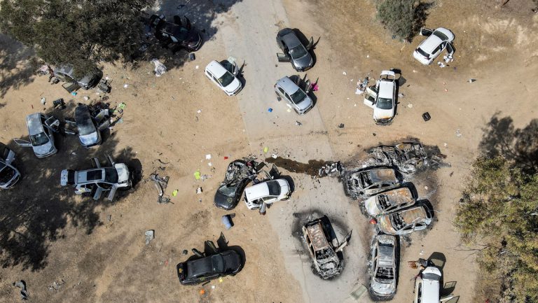 Israelischer Hubschrauber schoss am 7. Oktober auf eigene Bürger — RT DE