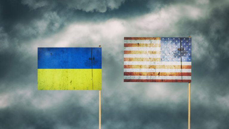 Situation um US-Hilfe für Kiew entwickelt sich nach Worst-Case-Szenario — RT DE