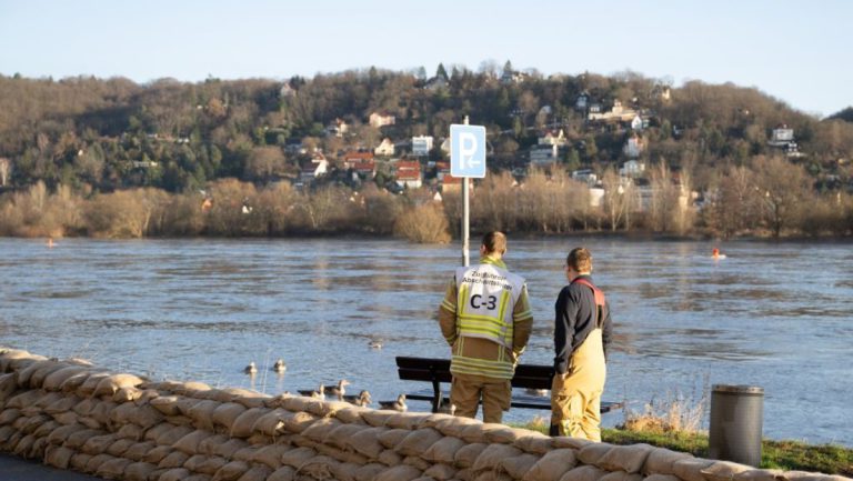 Immer wieder Hochwasser-Katastrophen – weil das Gemeinwesen kaputtgespart wird — RT DE