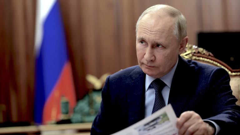 Ist Russland schwach oder gefährlich? Der Westen kann sich nicht entscheiden — RT DE