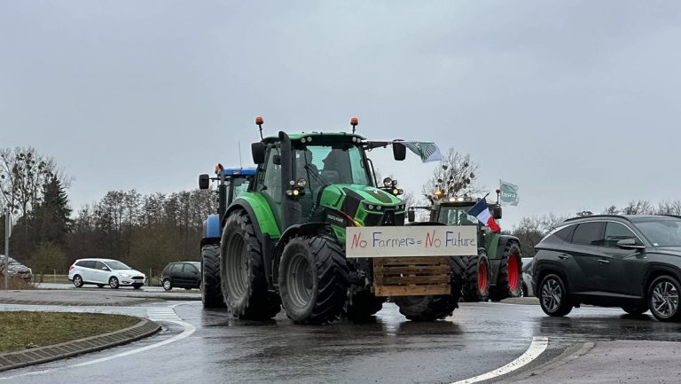 Bauern planen Abriegelung von Paris – Polizei im Großeinsatz — RT DE