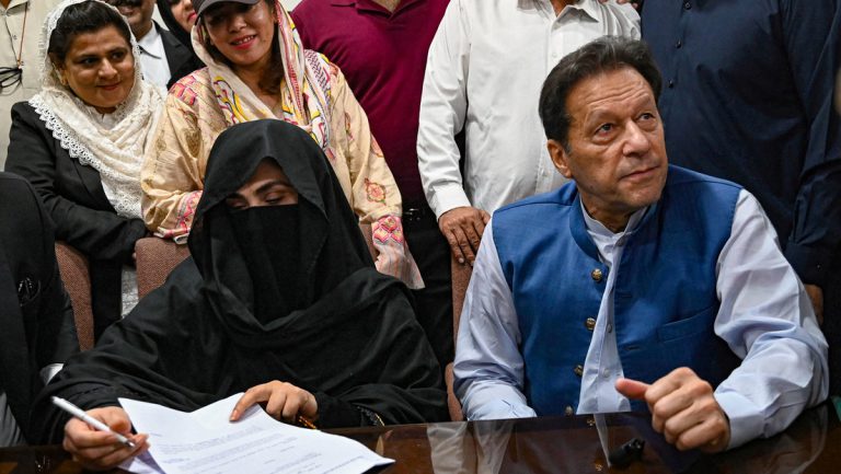 Imran Khan erhält weitere Gefängnisstrafe – 14 Jahre wegen Korruption — RT DE