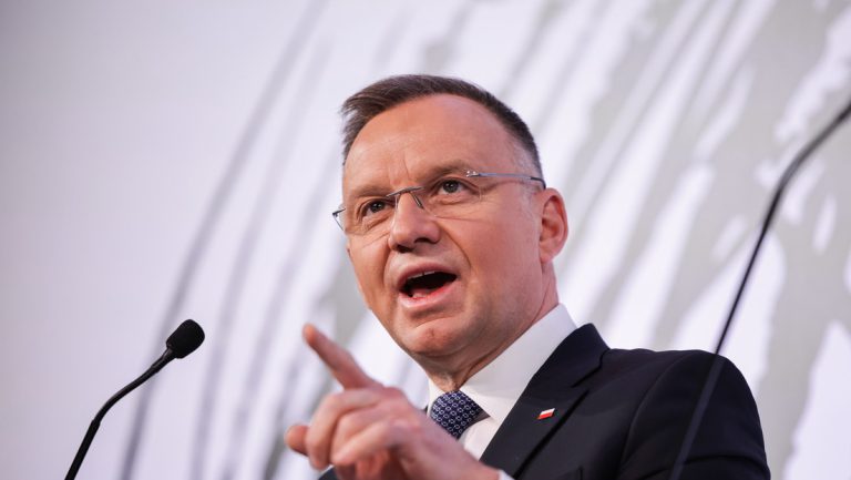 Polens Präsident Duda zweifelt an ukrainischen Krim-Ansprüchen und erntet heftige Kritik — RT DE