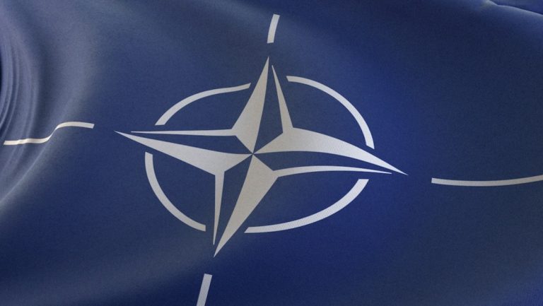 Wie die NATO den Westen mit antirussischer Agitation einer Gehirnwäsche unterzieht — RT DE