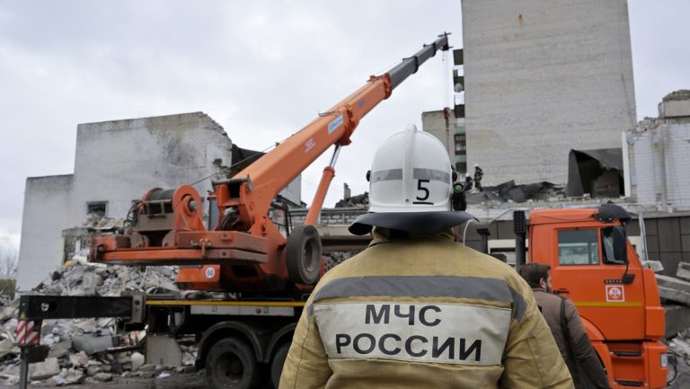 Kiews Angriff auf Lissitschansk zwingt Russland, die Frontlinie jenseits des Dnjeprs zu verlagern — RT DE