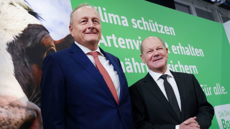 Widersprüchliche Verpflichtungen? Bauernpräsident Joachim Rukwied zeigt sich kompromissbereit — RT DE